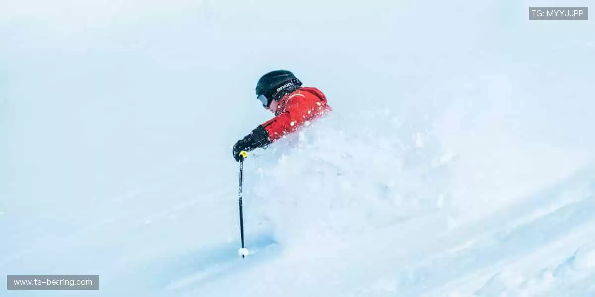 装备升级，潮流同款等你 Pick！🎁👟 专业品质，助力每一次突破！